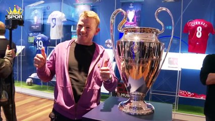 UEFA Şampiyonlar Ligi Finalleri Sergisi İstanbul Havalimanı'nda açıldı