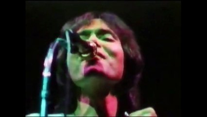 YES HE LIVES by Cliff Richard - live performance 1978 - HQ sound + lyrics