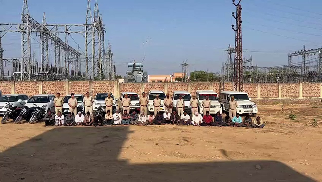 नागौर के मूंडवा में पुलिस ने पकड़े 24 जुआरी,  1...
