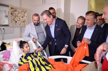 4 gün enkaz altında kaldı, yağmurla ıslanan bez parçasının suyunu sıkıp içti