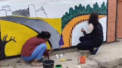 कटिहार: छात्रों ने दीवारों पर जागरूकता पेंटिंग बना कर लोगों को किया जागरूक