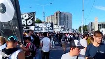 Cientos de manifestantes cortan el Puente Pueyrredón