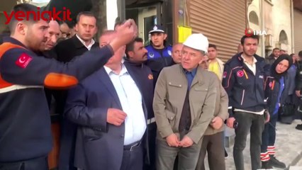 Tarihi caminin duvarı çöktü! Ekipler sevk edildi