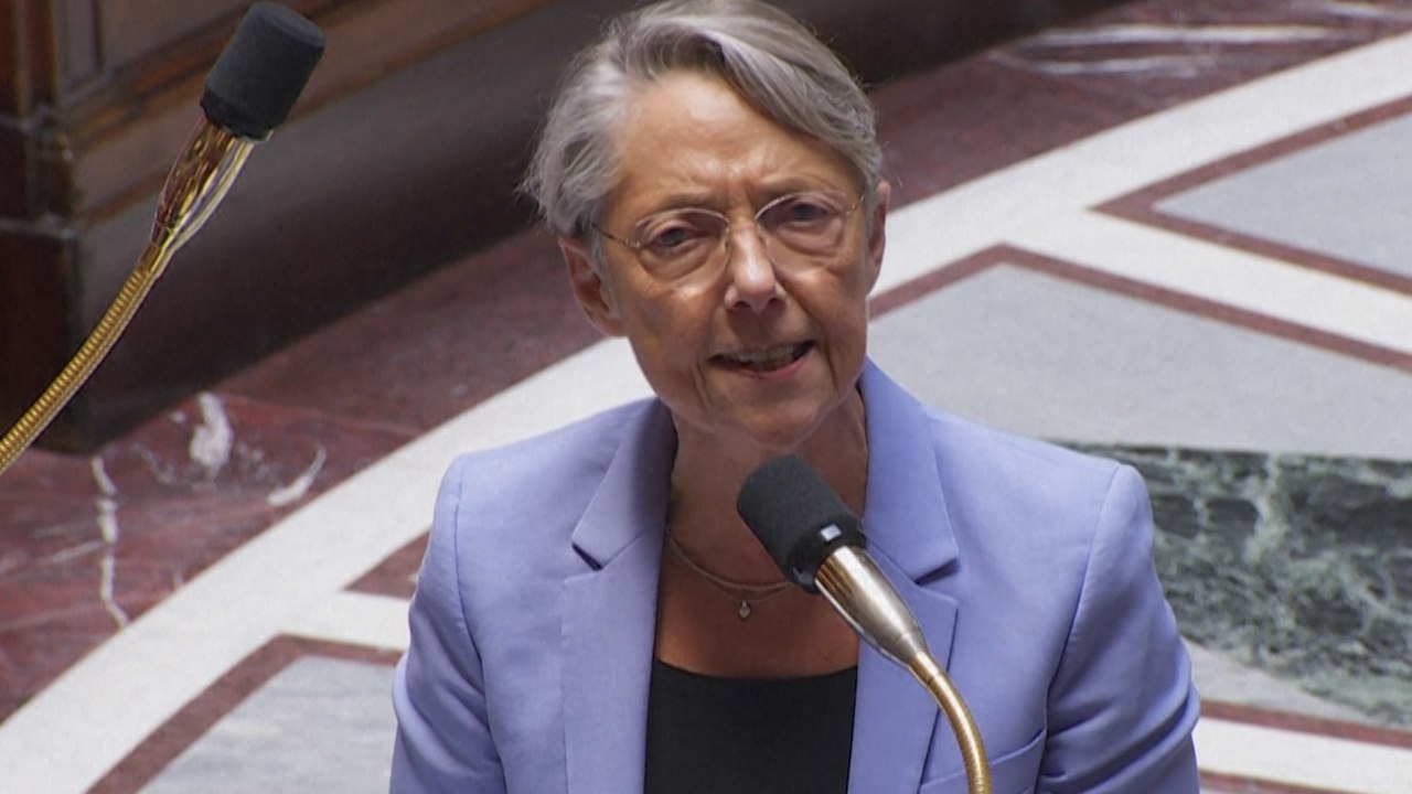 « Votre violence verbale a débordé dans la rue », lance Élisabeth Borne aux Insoumis