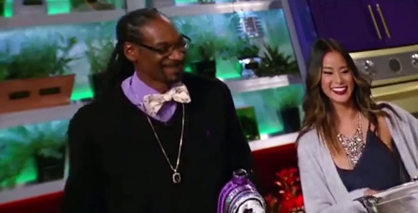 Martha and Snoops Potluck Dinner Party S01 E05