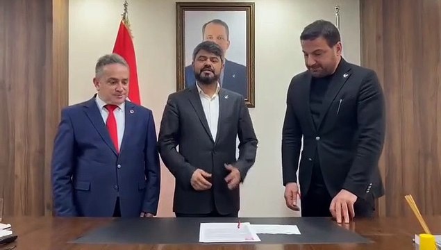 Ünlü şarkıcı Davut Güloğlu, Milletvekili Aday Adaylığı için başvuru yaptı.