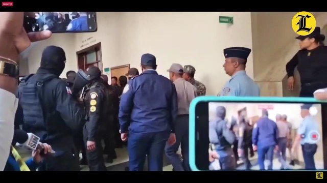 ASÍ FUE EL TRASLADO DE IMPUTADOS DE LA OPERACIÓN CALAMAR A LA SALA DE AUDIENCIAS