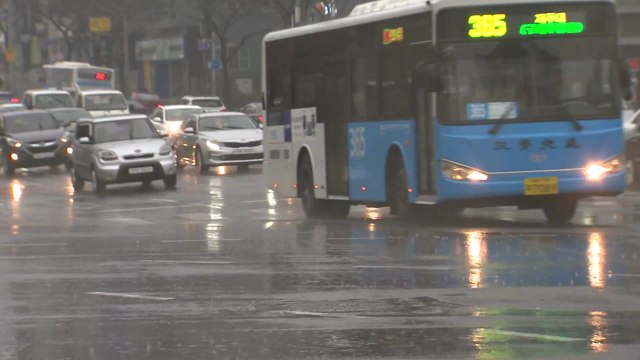 [날씨] 오늘 올봄 가장 따뜻, 서울 24℃...흐리고 점차 비 / YTN