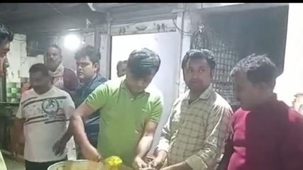 উঃ২৪পঃ এত ভালোবাসা ! মানুষের জন্যও নয় এক পথকুকুরের জন্য এতকিছু...