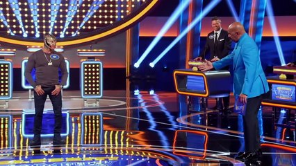 WWE Wrestler Rey Mysterio and His Daughter Aalyah Play Fast Money - Celebrity Family Feud