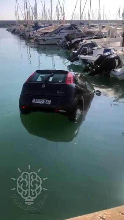 Impresionante caída de un coche en el Mar