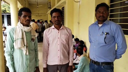 दशकों से पुल व सड़क निर्माण की मांग कर रहे ग्रामीण
