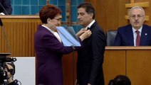 İYİ Parti milletvekili aday adayı olan Ünal Karaman'a rozetini Meral Akşener taktı
