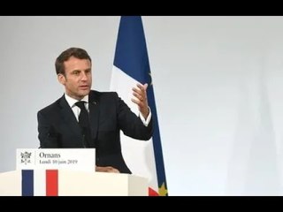 Emmanuel Macron dîne avec Patrick Sébastien et se dispute avec un citoyen