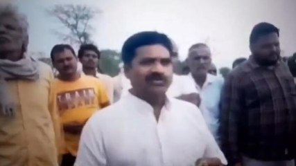 खेत पहुंचकर मजाक बने पूर्व भाजपा विधायक,सुनें फसलों पर क्या बोल गए नेता जी..