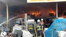 Lastik üretim tesisi alev alev yandı, bölgedeki evler tedbir amaçlı tahliye edildi