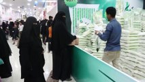 رغم الحصار الحوثي وارتفاع الأسعار.. زحام في أسواق تعز لشراء احتياجات رمضان