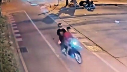 Adolescentes jogam coquetel molotov em casal que eles 'confundiram com gangue rival'