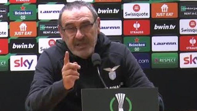 Video Lazio-Cluj 1-0, battuta di Sarri al giornalista: Domenica avevi da fare?