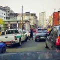 Dos niños son captados robando a conductor en pleno centro de Guayaquil