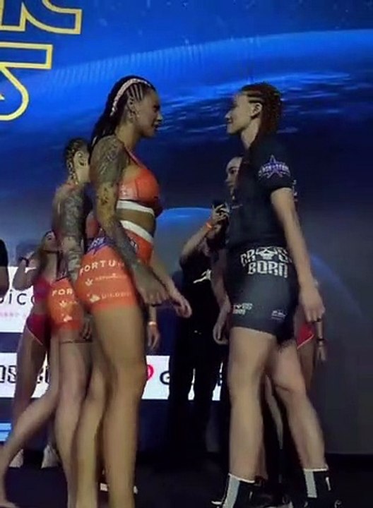 Une combattante MMA fait un bisou à son adversaire lors de l'avant combat et ça dérape mieux que prévu