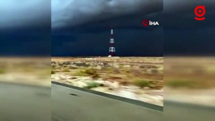 Umman’da çöl denize döndü