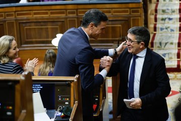 El PSOE acusa a Tamames de "endulzar veneno" de Vox y no encarnar la Transición