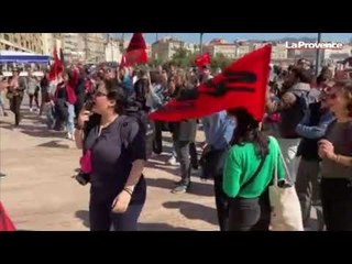 Marseille : quelque 100 personnels de l’Education manifestent sur le Vieux-Port