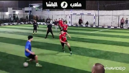 Il y a faute je crois... On demande la VAR?