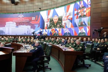 Rusya Savunma Bakanı Şoygu, ABD'ye ait İHA'nın düşmesine neden olan pilotlara cesaret nişanı verdi