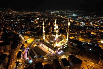Kahramanmaraş'ta ilk teravih namazı çadırda kılındı
