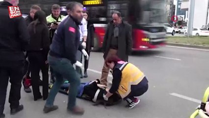 Samsun'da yaya geçidini kullanmayan genç kızlara otomobil çarptı