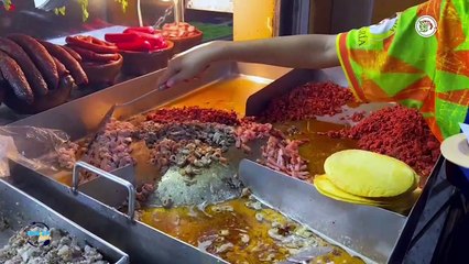 Maciza, buche o chorizo argentino; La Jarocha vende 22 tacos diferentes