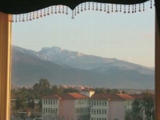 BAHCESINE BIR TAŞ ATTIM