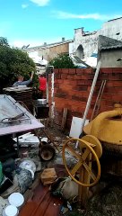 Avião cai sobre casas e deixa ao menos seis feridos em Goiânia