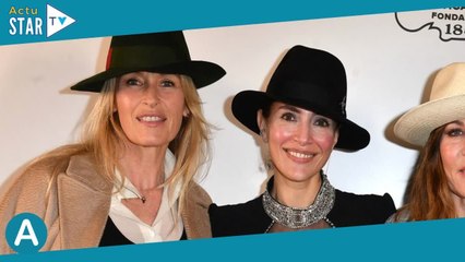 Estelle Lefébure, divine et coiffée avec élégance, brille avec une Caterina Murino très sexy