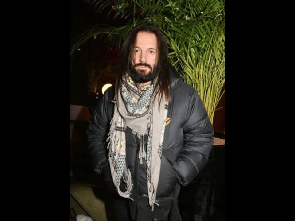 Francis Lalanne qualifie la gifle d'Emmanuel Macron de "caresse", les net-citoyens divisés