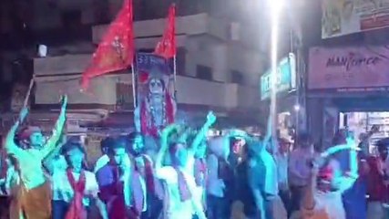 कुशीनगर: धूमधाम से निकाली राम राज्याभिषेक भव्य शोभायात्रा, खुलेआम लहराई तलवारें