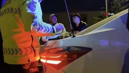 ''Arka Sokaklar hayranı'' alkollü sürücü polisi canından bezdirdi