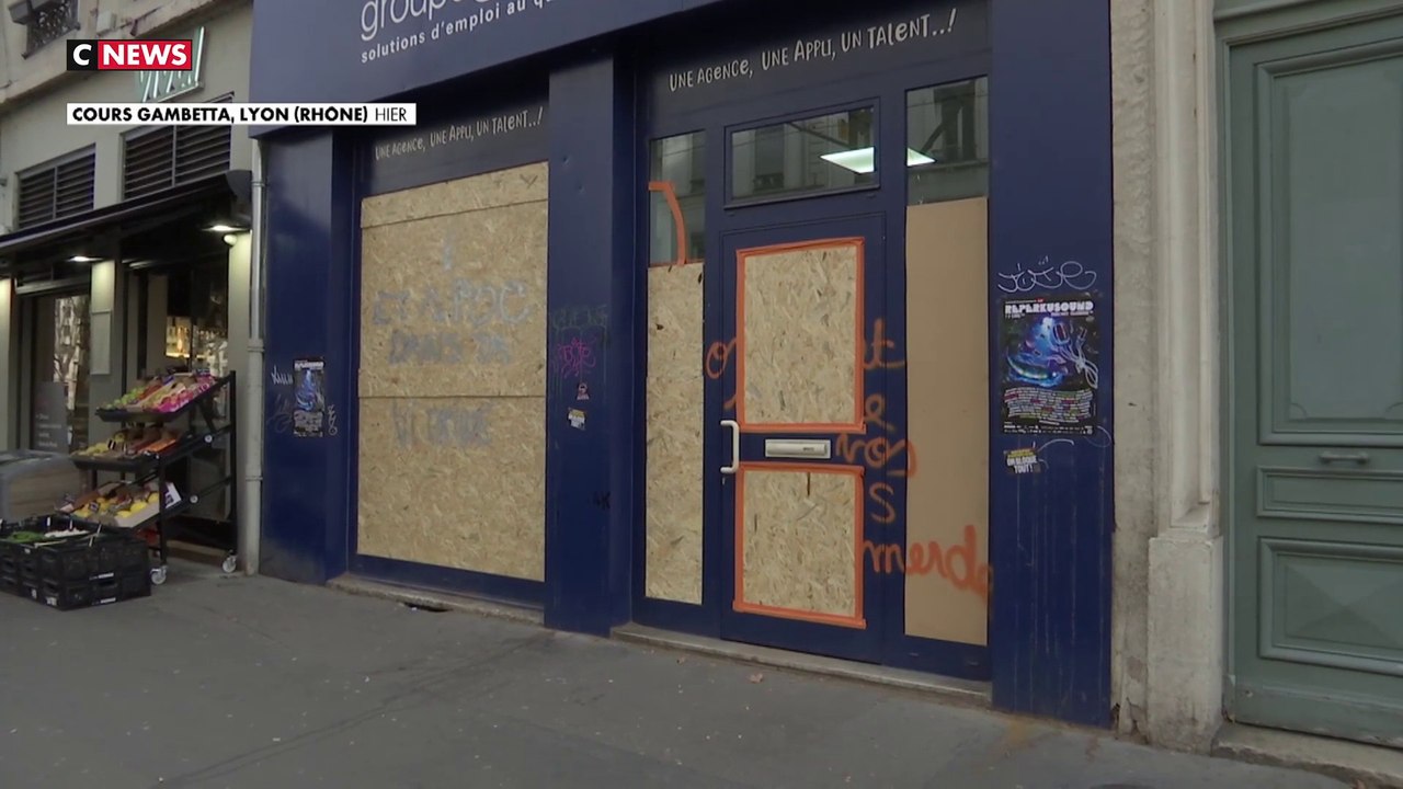 Manifestation à Lyon : des commerçants barricadent leurs vitrines