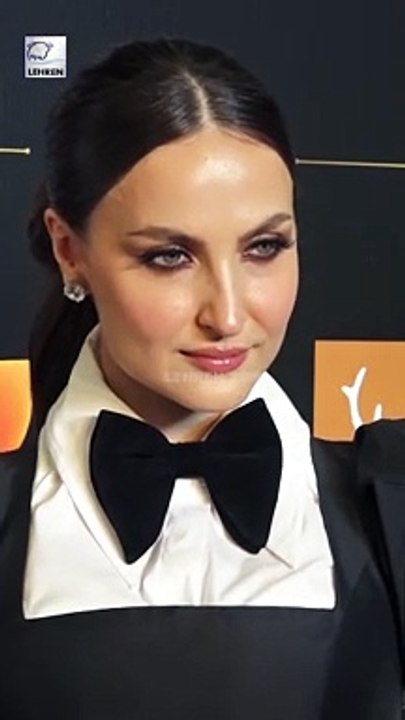 Elli AvrRam का ब्लैक ऑउटफिट में दिखा खूबसूरत लुक