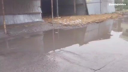 सारण: नाली जाम होने से सड़क पर बह रहा गंदा पानी, देखिए परेशान लोगों ने क्या कहा