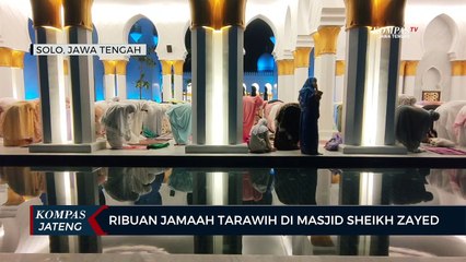 Ribuan Jamaah Tarawih di Masjid Sheikh Zayed