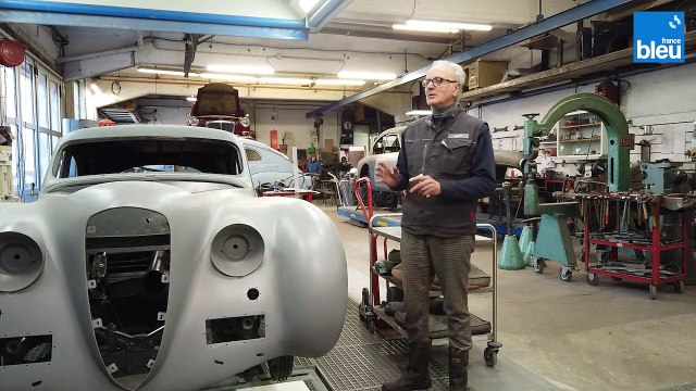 4/5 : devant une Delahaye de 1946 en cours de rénovation avec Hubert Haberbusch