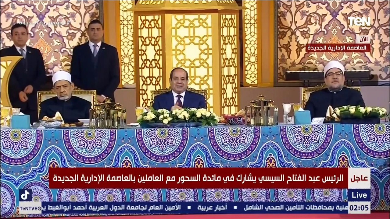 مصطفى ذكري أحد نجوم الدوم يبدع في إبتهال "لاجل النبي" أمام الرئيس السيسي