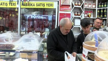 RAMAZAN'IN VAZGEÇİLMEZİ SUCUK İÇİ SOFRALARI SÜSLÜYOR