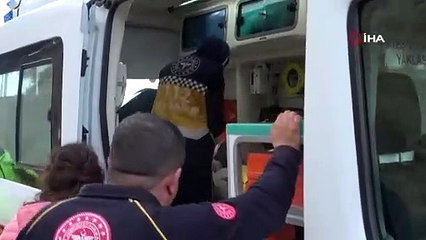 Bilecik'te kontrolden çıkan otomobil demir bariyerlere çarptı