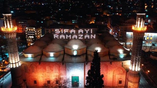İslam aleminin hasretle beklediği Ramazan'ın ilk iftarı bugün yapılacak! İşte il il iftar saatleri