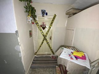Polis kontrolünde 'Çocuklarımı cennete gönderdim' dedi, evde 2 çocuğu ölü bulundu (2)