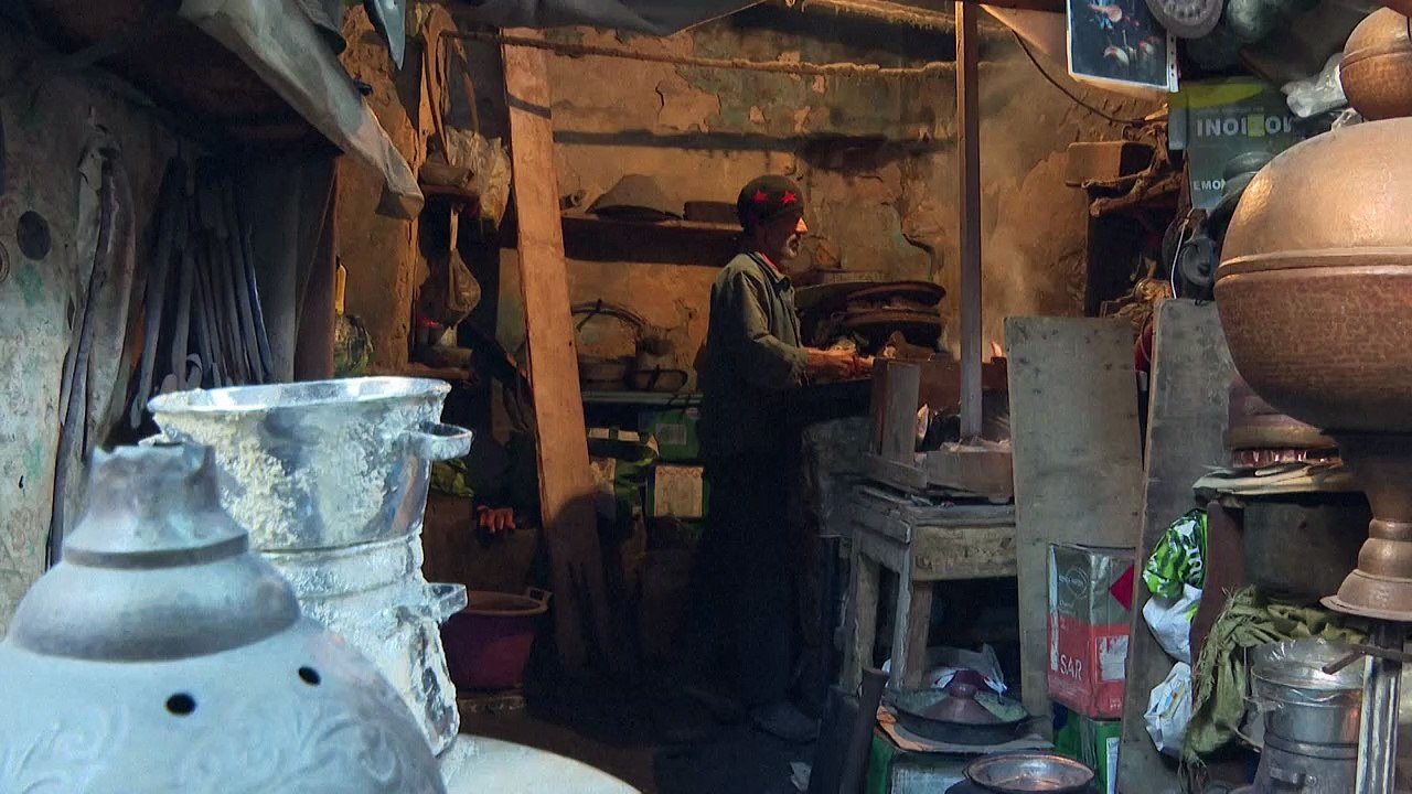 En Tunisie, le cuivre retrouve son lustre pour le ramadan